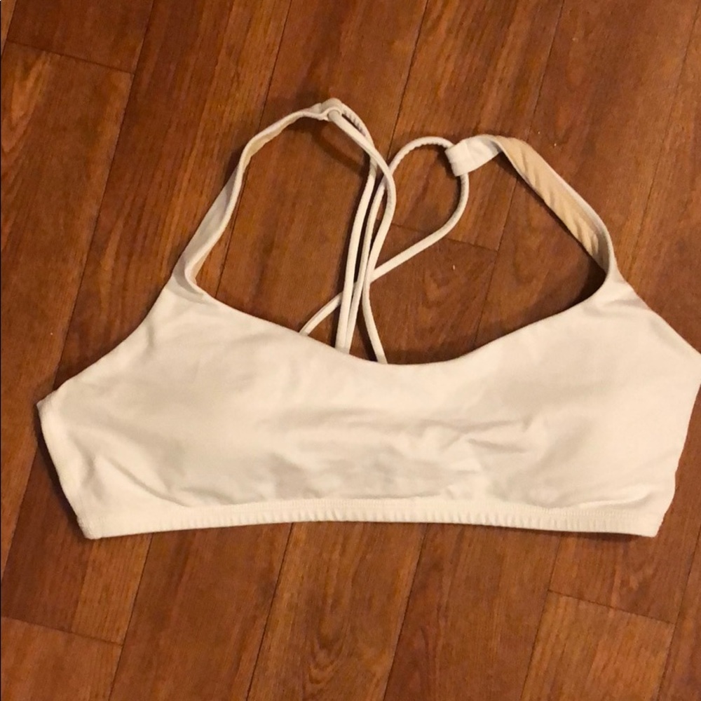 Lululemon free to be bra